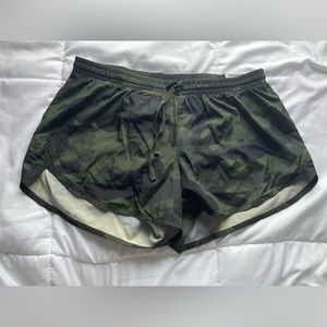 Old Navy Active camo shorts
